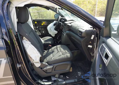 2023 Ford Police Interceptor z USA, uszkodzony, nr VIN 1FM5K8AB2PGC21384